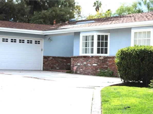 23312 Ostronic Dr, Woodland Hills, CA 91367