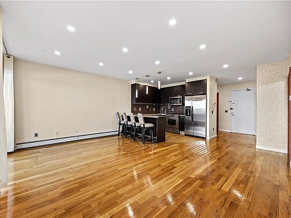 2nd image of 2615 E 17th St #5D
