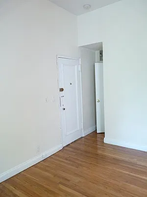 Rented by Nest Seekers International | media 18