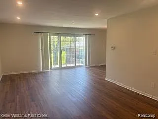 433 Fox Hills Dr S #5 — Photo 9