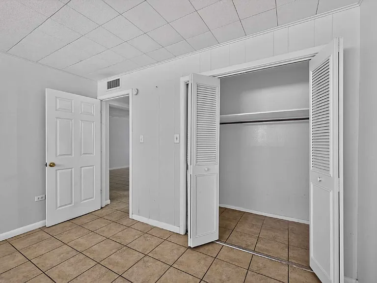 1120 Valley View Dr #B1 — Photo 10