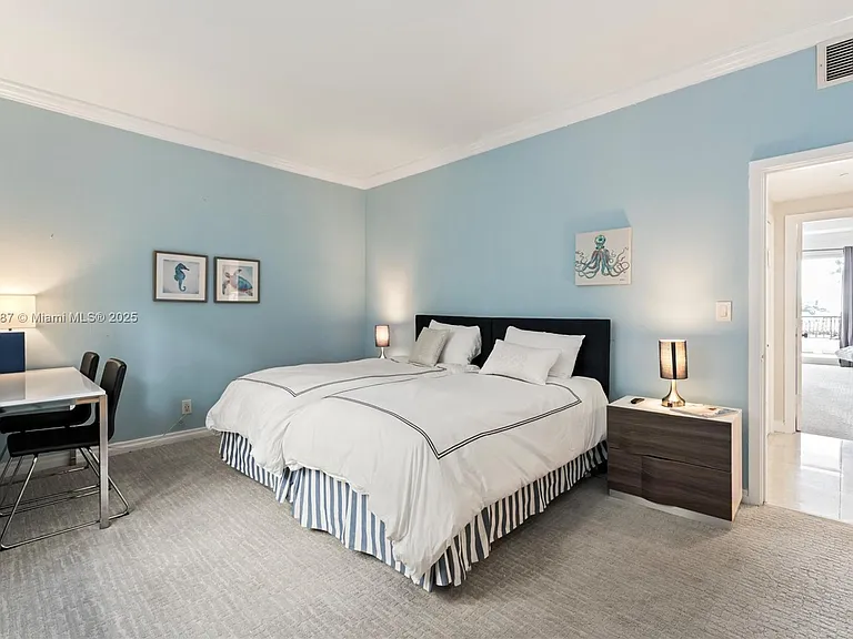 19133 Fisher Island Dr #19133 — Photo 35