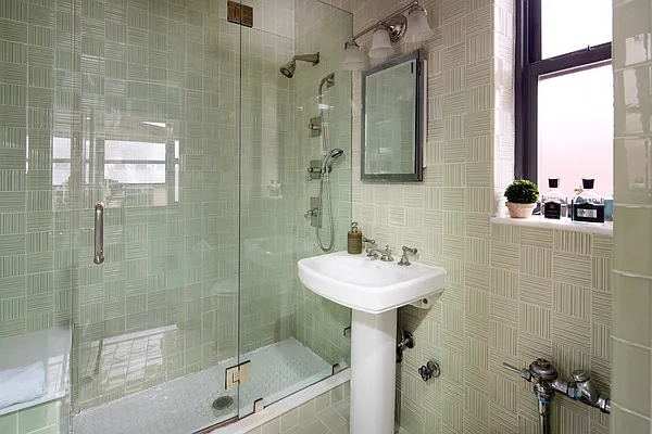 Sold by Sotheby's International Realty | media 7
