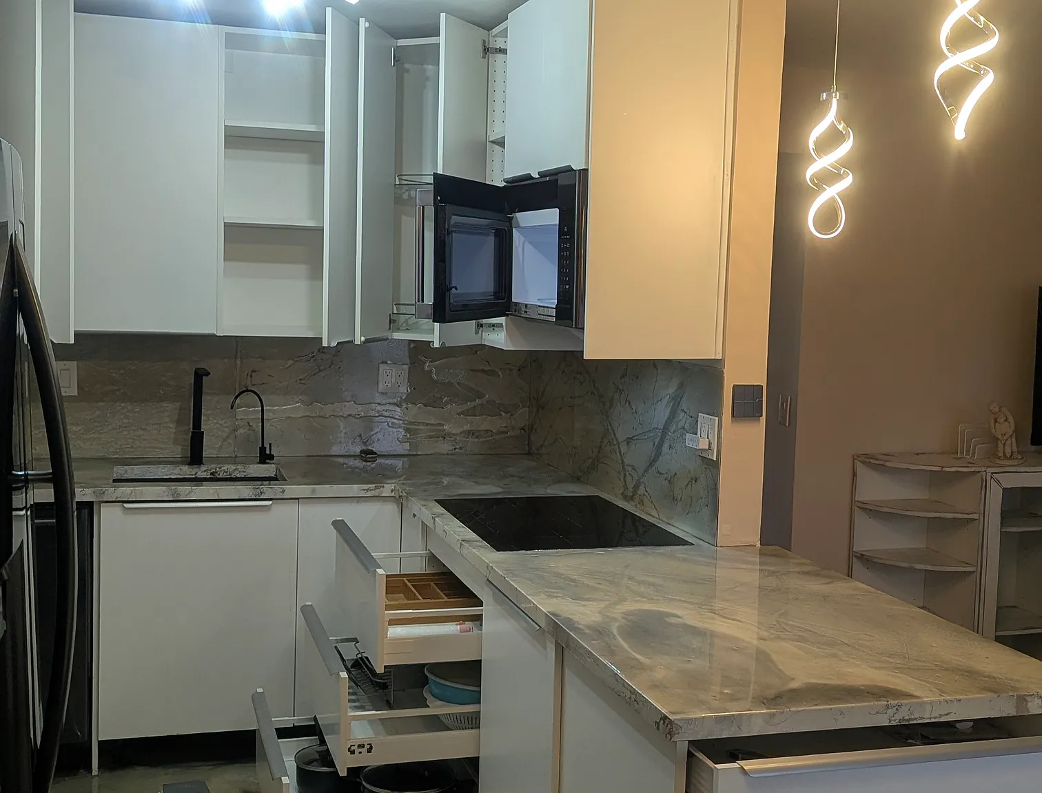 923 Normandy Trl — Photo 2