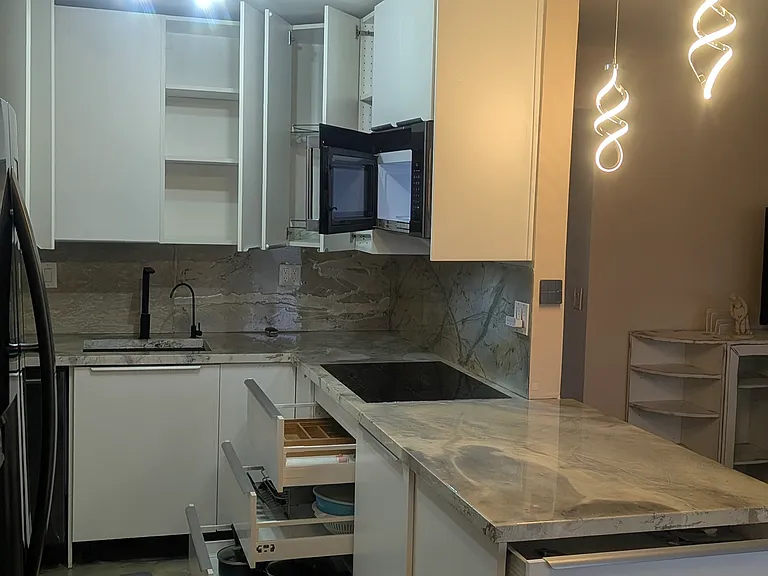 923 Normandy Trl — Photo 2