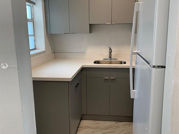 5th image of 221 Antiquera Ave Unit 3