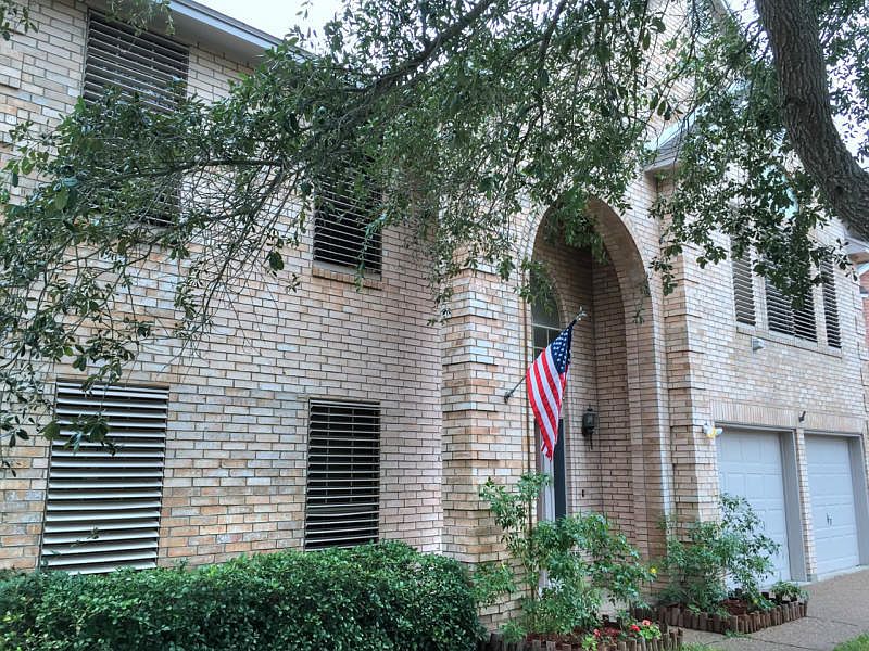 2nd image of 4905 Lake Medina Dr