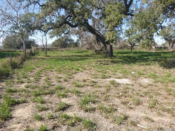 1511 1st LOT 8-12, Pleasanton, TX 78064
