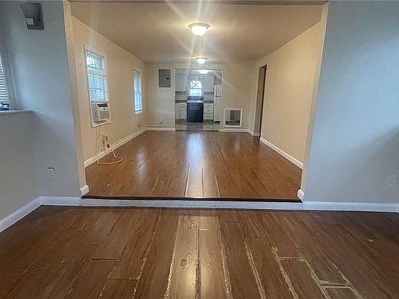 4th image of 1601 NW 7th Ave