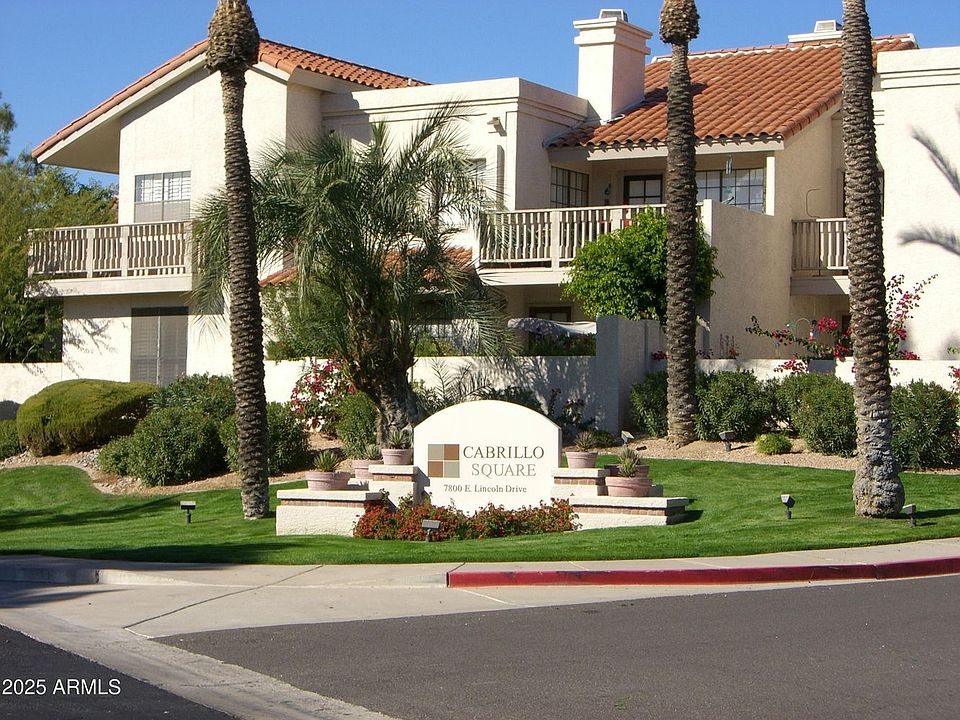 Entry to complex Cabrillo Square