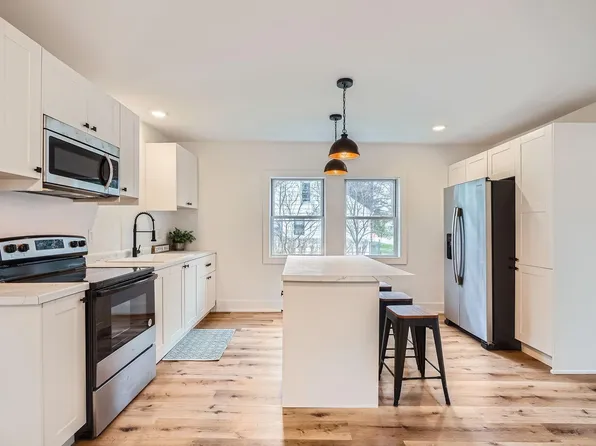 2479 14th Ave E, North Saint Paul, MN 55109