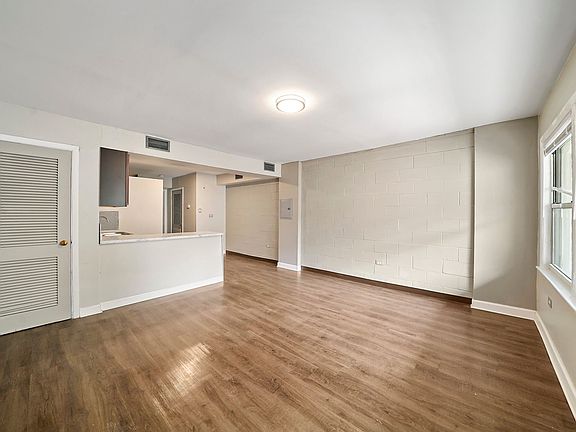 3rd image of 7830 S Yates Blvd APT 5
