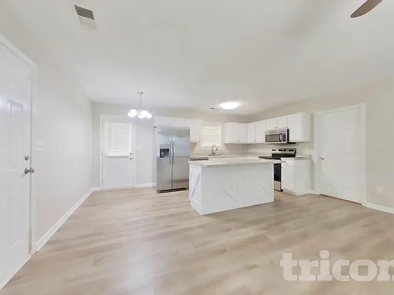1173 Woodwind Dr — Photo 3