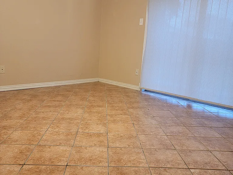 2113 Hawk Ave — Photo 6