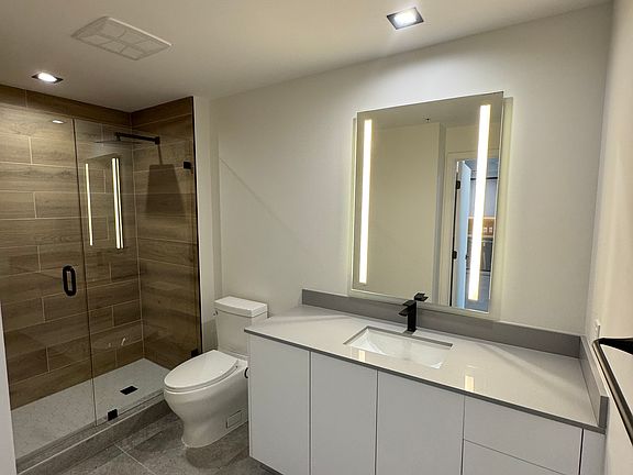 4th image of 2050 N Miami Ave #1001