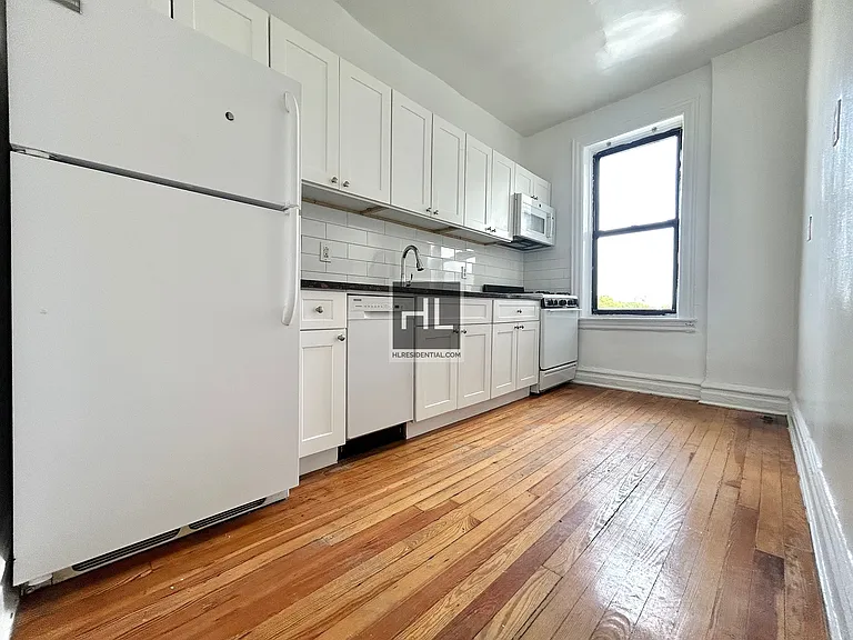 2013 83rd St #D3 — Photo 4