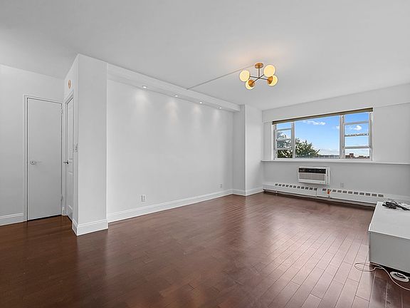 3rd image of 52-30 39th Dr APT 7E