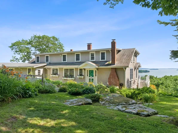 3 Cardinal Lane, Cumberland, ME 04110