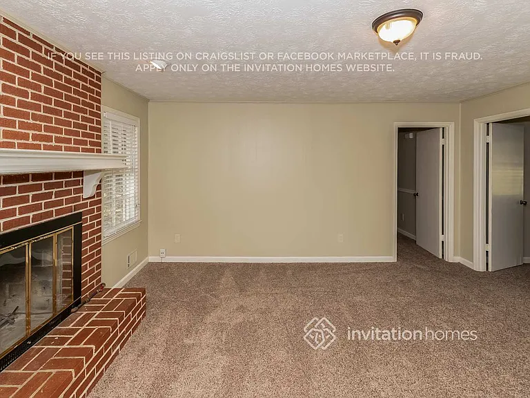 2764 Michelle Cir — Photo 3