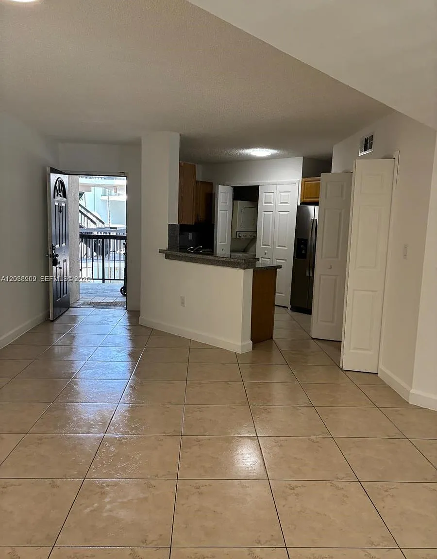 Mediterranean Villas Cond — Photo 1