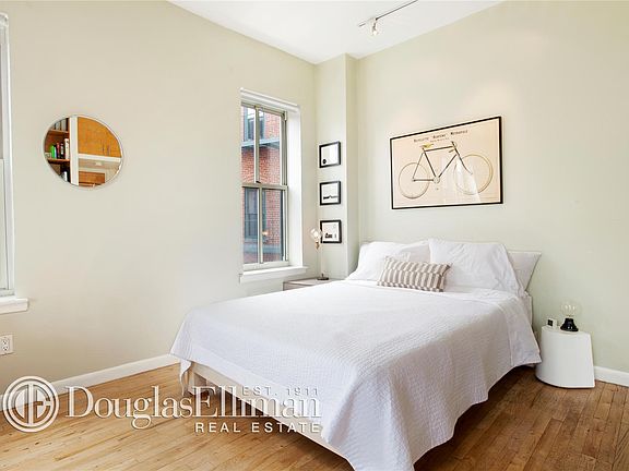 4th image of 99 Bank St APT 6D