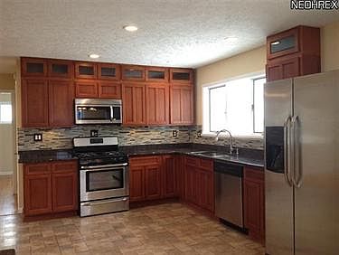 2nd image of 15400 Susan Dr