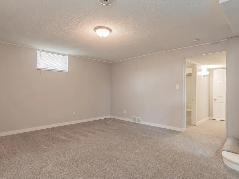 3026 Sewell St — Photo 25
