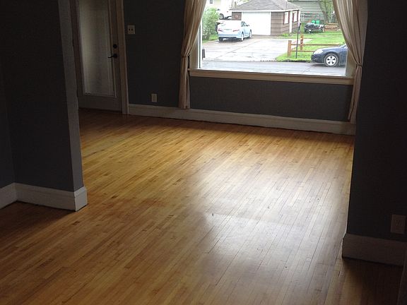 3rd image of 2028 Lamborn Ave