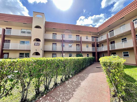3rd image of 9010 Sunrise Lakes Boulevard #305