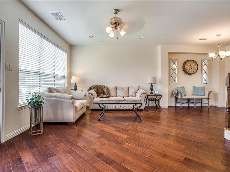 1531 Biltmore Ln — Photo 8