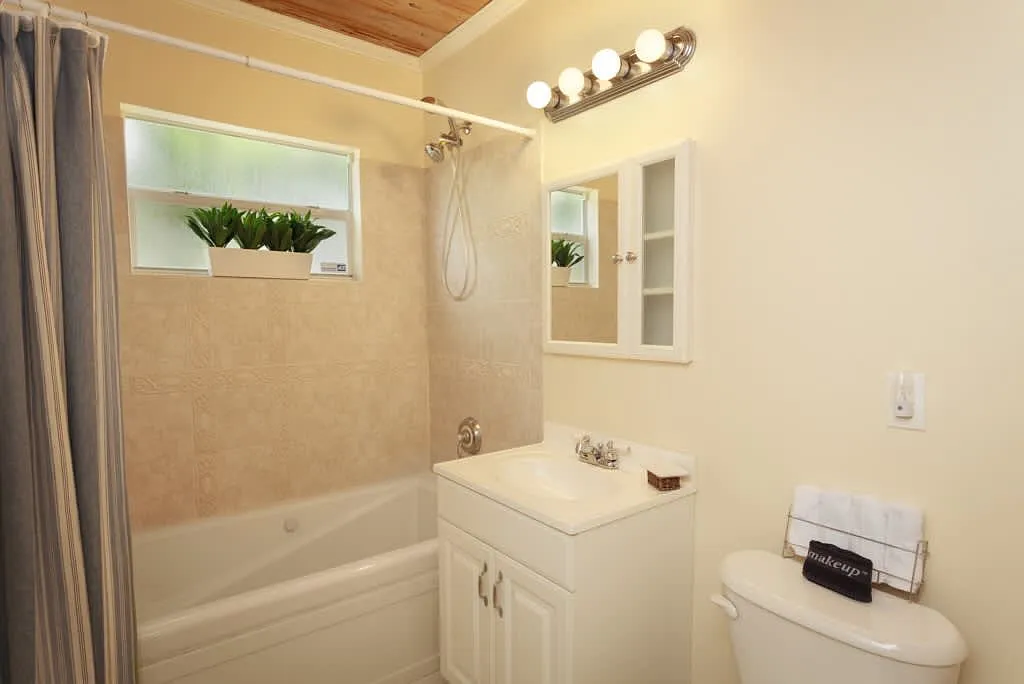 2 bed, 963 sqft, $4,400 — Photo 2