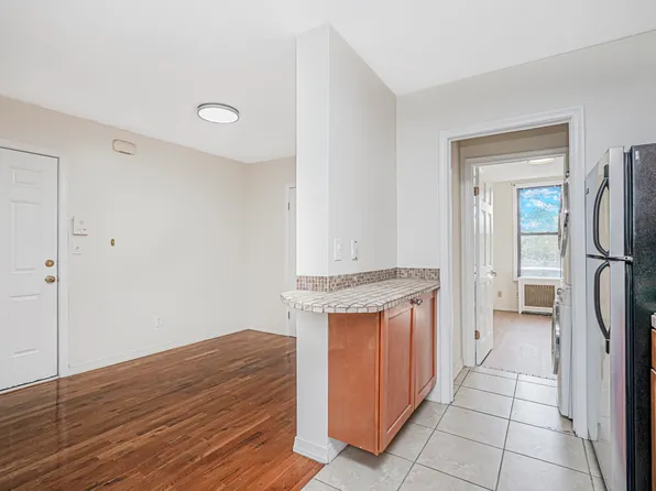 599 18th Street image 14 of 44