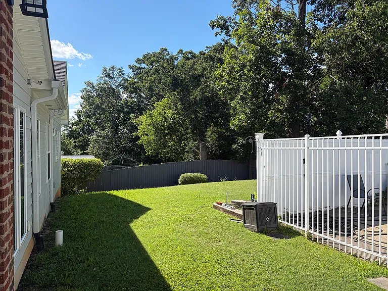 7017 Palermo Dr — Photo 34
