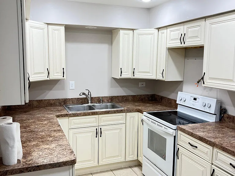 11055 S Nagle Ave #3 — Photo 5
