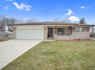 5517 Northlawn Dr, Sterling Heights, MI 48310