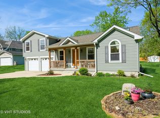 917 N Van Buren St, Batavia, IL