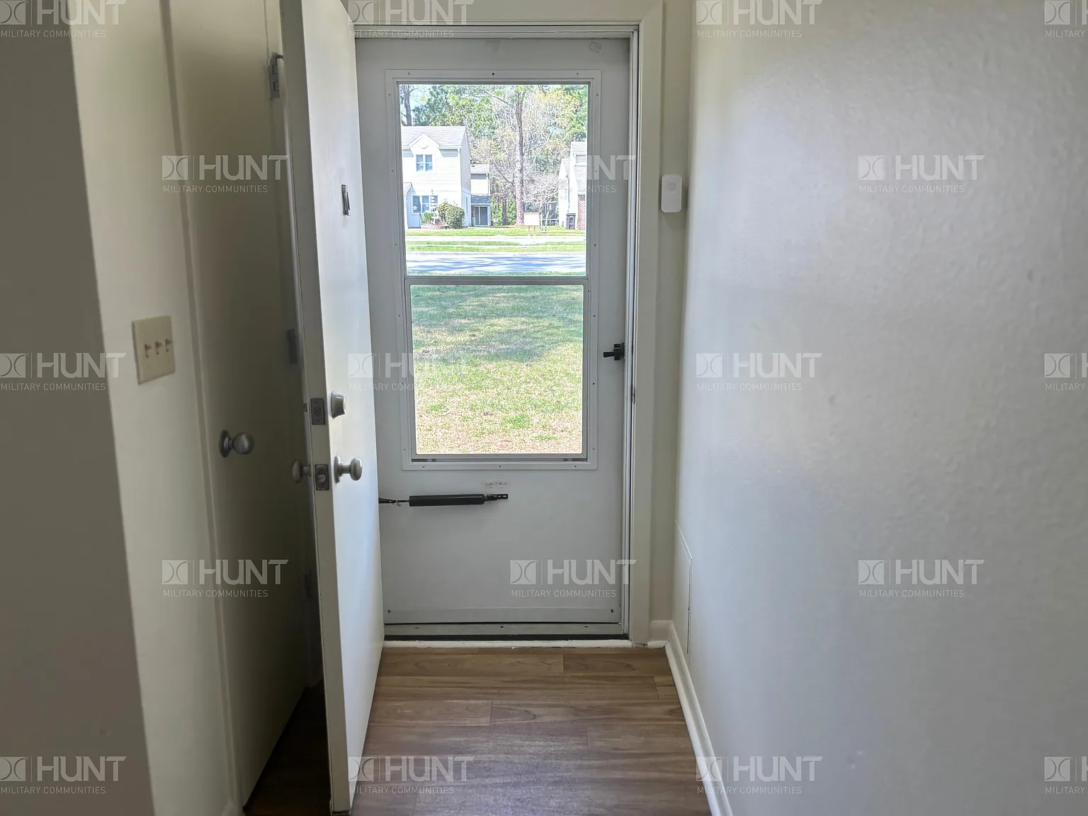 3 bed, 1570 sqft, $1,975 — Photo 3