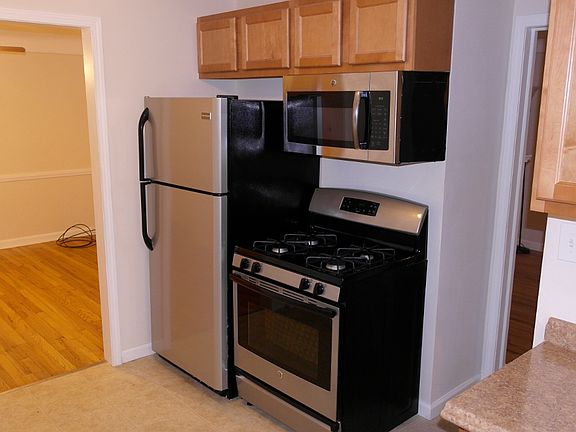 3rd image of 24430 Glenbrook Blvd