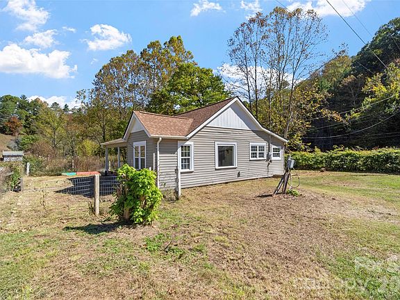 4th image of 689 Bald Mountain Rd
