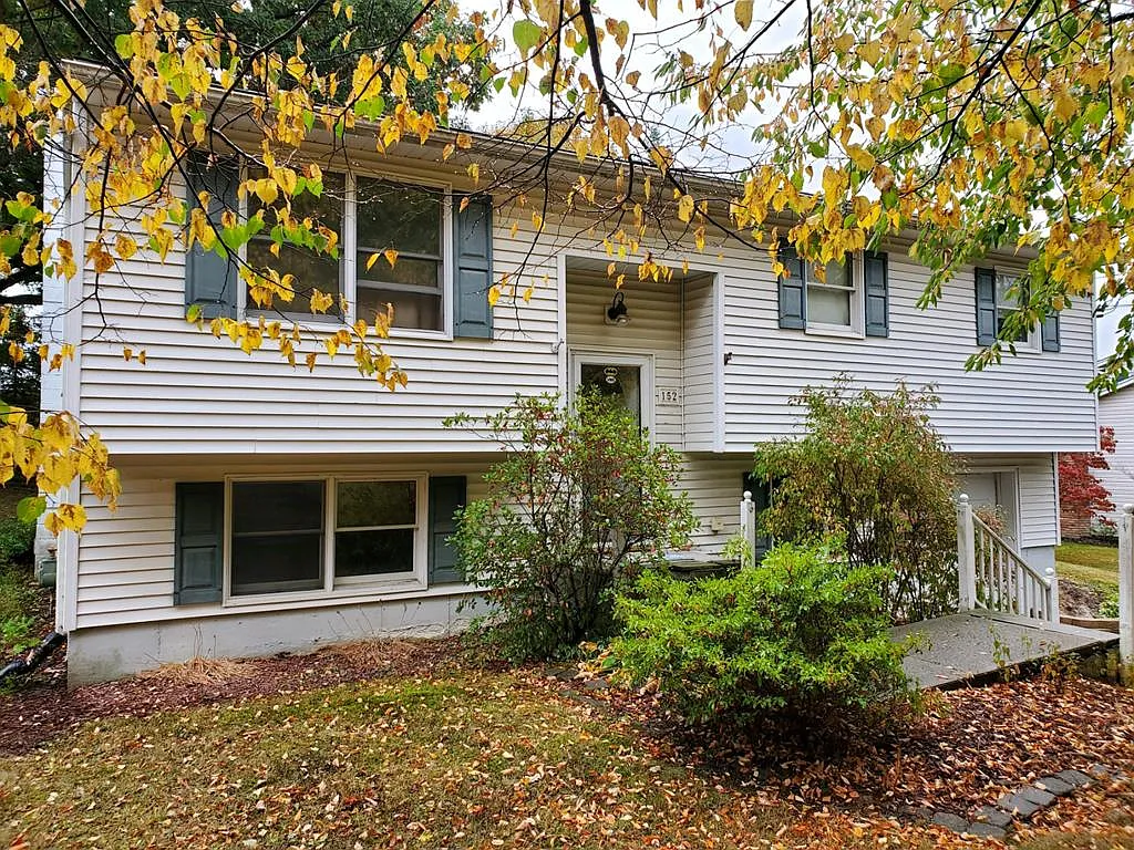 152 Hilton Dr photo 1