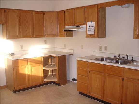 5th image of 651 W Wilson St
