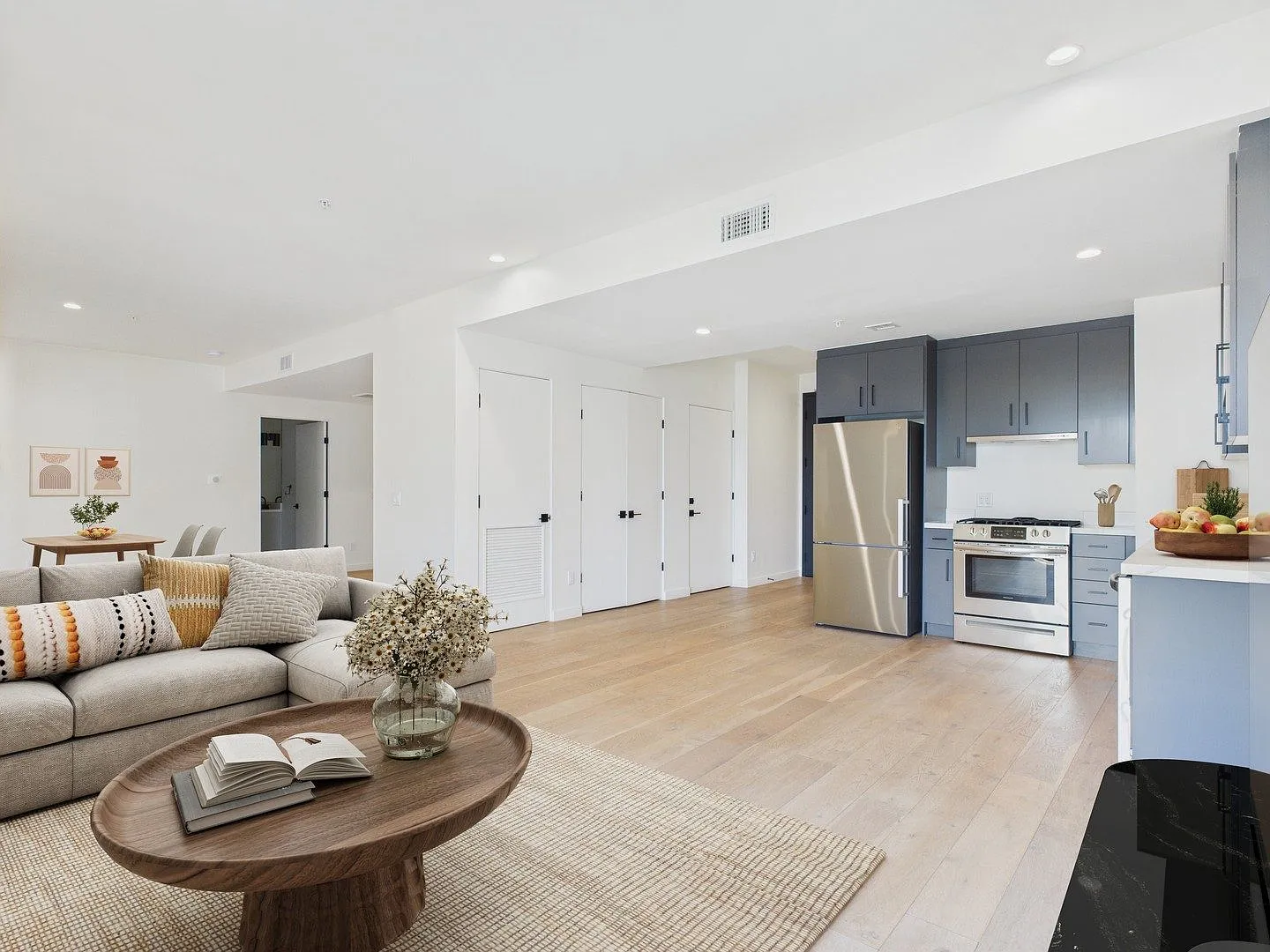 Vica Silver Lake — Photo 3