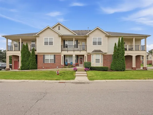 5750 Flagstaff Pines Dr, Shelby Township, MI 48317