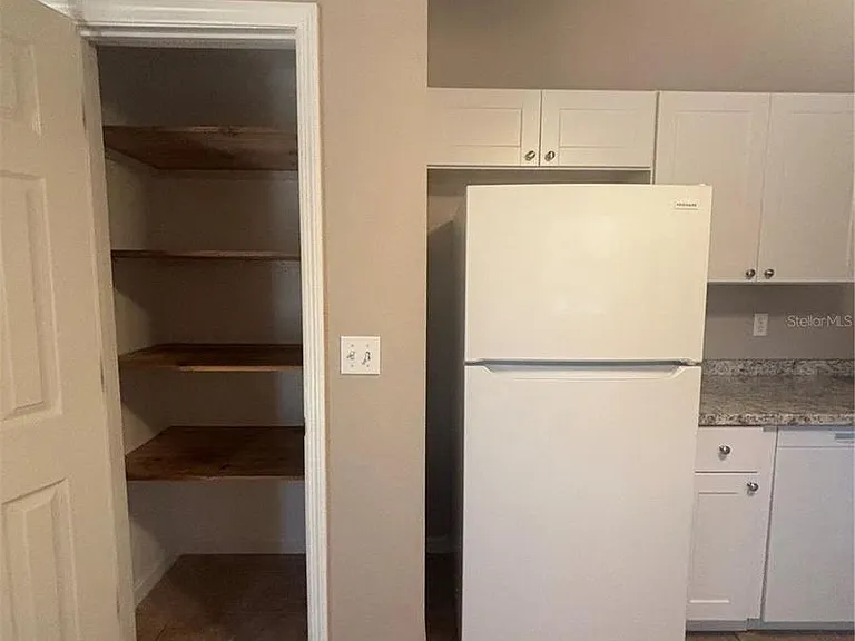 510 S Cedar Ave — Photo 9