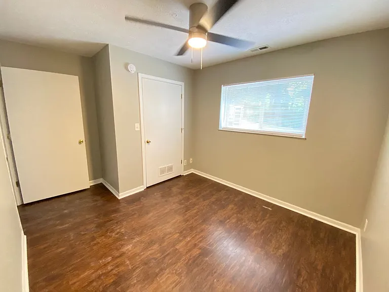 518 Jefferson St — Photo 24