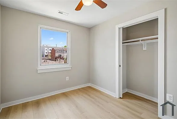 1410 Young St SE #8 — Photo 15