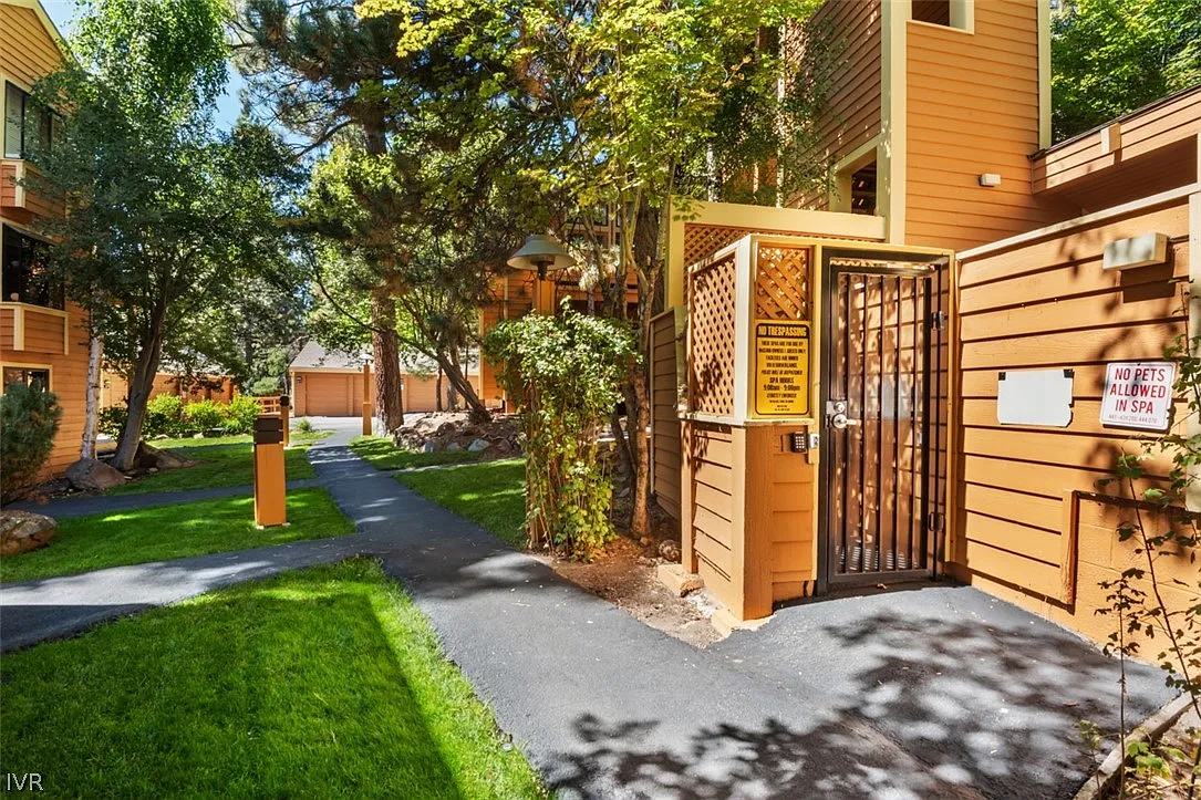 3 bed, 3.0 bath, 1789 sqft, $4,300 — Photo 3