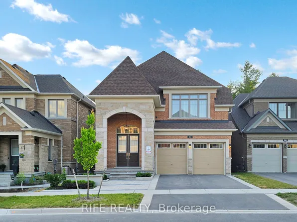 234 Sikura Cir, Aurora, ON L4G 3Y8