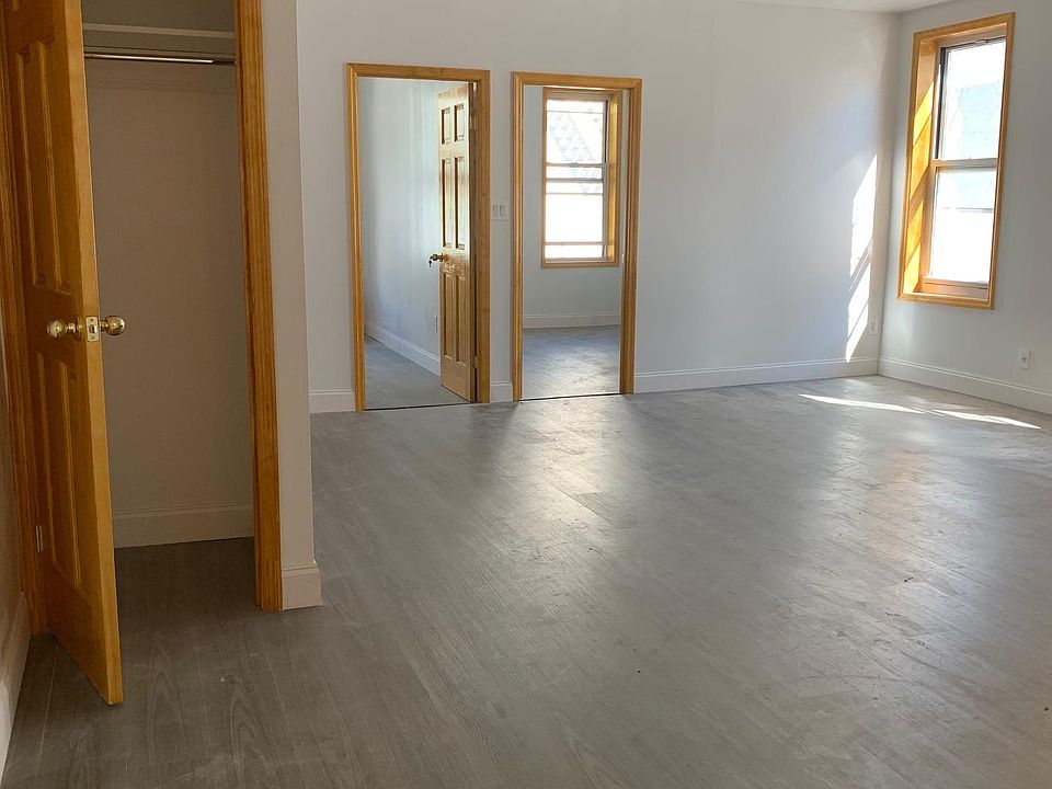 1st image of 210 Bay 34th St