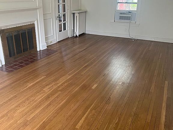3rd image of 2561 S Taylor Rd